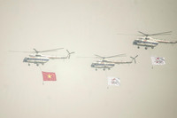 Mãn nhãn màn biểu diễn của Su-30Mk2 và trực thăng mang cờ Tổ quốc ở Hà Nội