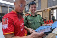 Cổ động viên Câu lạc bộ Bóng đá Công an Hà Nội hào hứng tham gia Hành trình 