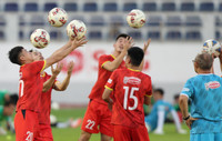 ĐT Việt Nam tập xoay tua đội hình cho AFF Cup