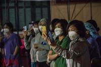 Những cảm xúc đặc biệt khó quên trong đêm khi bệnh viện Việt Đức và phố Phủ Doãn, Chân Cầm được dỡ phong tỏa