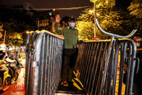 Những cảm xúc đặc biệt khó quên trong đêm khi bệnh viện Việt Đức và phố Phủ Doãn, Chân Cầm được dỡ phong tỏa