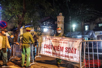 Những cảm xúc đặc biệt khó quên trong đêm khi bệnh viện Việt Đức và phố Phủ Doãn, Chân Cầm được dỡ phong tỏa