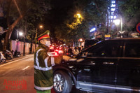 Những cảm xúc đặc biệt khó quên trong đêm khi bệnh viện Việt Đức và phố Phủ Doãn, Chân Cầm được dỡ phong tỏa