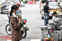 Hà Nội: Thanh niên đi cầu duyên, bái vọng ở chùa Hà trong ngày Phụ nữ Việt Nam