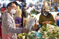 Hà Nội: Thanh niên đi cầu duyên, bái vọng ở chùa Hà trong ngày Phụ nữ Việt Nam