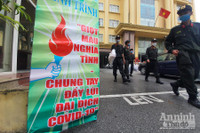 Thanh niên Công an Thủ đô không ngại mưa lạnh tiếp tục hành trình hiến máu cứu người