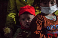 Hình ảnh khó quên khi Công an Thủ đô xuyên đêm giúp đồng bào vơi vất vả trên hành trình vạn lý về quê 