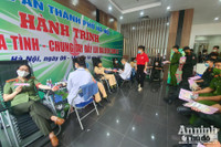 Thanh niên Công an Thủ đô không ngại mưa lạnh tiếp tục hành trình hiến máu cứu người