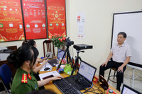 Công an Hà Nội nỗ lực triển khai cao điểm thu nhận thông tin và cấp thẻ đảng viên mới trên toàn thành phố