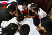 Cảnh sát cơ động Hà Nội hướng dẫn học sinh tiểu học kỹ năng phòng chống bạo lực học đường