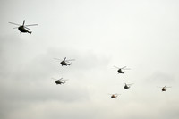 Ấn tượng ảnh trực thăng Mi-17 và máy bay vận tải Casa bay hợp luyện diễu binh ở Hà Nội