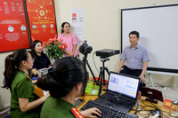 Công an Hà Nội nỗ lực triển khai cao điểm thu nhận thông tin và cấp thẻ đảng viên mới trên toàn thành phố