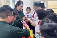 Cảnh sát cơ động Hà Nội hướng dẫn học sinh tiểu học kỹ năng phòng chống bạo lực học đường