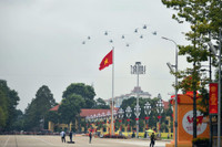 Ấn tượng ảnh trực thăng Mi-17 và máy bay vận tải Casa bay hợp luyện diễu binh ở Hà Nội