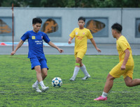 Chùm ảnh loạt trận 8h sáng 2-11