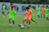 Chùm ảnh loạt trận 8h sáng 2-11