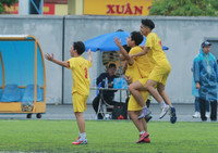 Chùm ảnh loạt trận 8h sáng 2-11