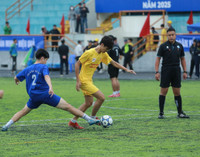 Chùm ảnh loạt trận 8h sáng 2-11