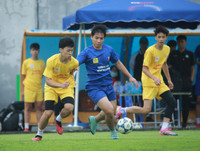 Chùm ảnh loạt trận 10h sáng 2-11