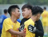 Chùm ảnh loạt trận 10h sáng 2-11