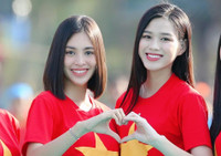 [ẢNH] Trần Tiểu Vy đọ nhan sắc đỉnh cao cùng tân Hoa hậu Đỗ Thị Hà