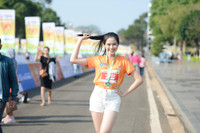 [ẢNH] Những người đẹp 'tỏa sáng' trên đường chạy Pleiku
