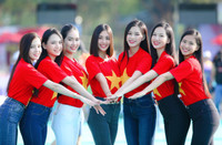 [ẢNH] Trần Tiểu Vy đọ nhan sắc đỉnh cao cùng tân Hoa hậu Đỗ Thị Hà