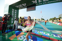 [ẢNH] Những người đẹp 'tỏa sáng' trên đường chạy Pleiku