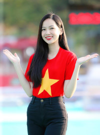 [ẢNH] Trần Tiểu Vy đọ nhan sắc đỉnh cao cùng tân Hoa hậu Đỗ Thị Hà