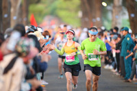 [ẢNH] Những người đẹp 'tỏa sáng' trên đường chạy Pleiku