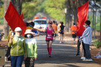 [ẢNH] Những người đẹp 'tỏa sáng' trên đường chạy Pleiku