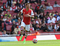 [ẢNH] Có 'bom tấn' Ben White, hàng thủ Arsenal vẫn tấu hài trước Chelsea