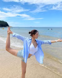 [ẢNH] Đường cong cơ thể hoàn mỹ của 'nữ thần yoga' Hàn Quốc