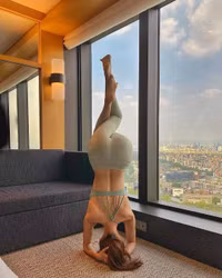 [ẢNH] Đường cong cơ thể hoàn mỹ của 'nữ thần yoga' Hàn Quốc