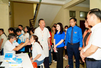 Tổ chức livestream gian hàng thanh niên công nhân tại Chương Mỹ