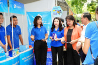 Tổ chức livestream gian hàng thanh niên công nhân tại Chương Mỹ