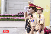 Ấn tượng với nữ CSGT bảo vệ Đại hội Đảng bộ TP Hà Nội