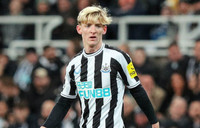 Chân dung 10 cầu thủ chạy nhanh nhất Premier League