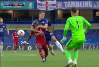 [ẢNH] HLV Lampard đã bị hàng thủ Chelsea 