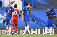 [ẢNH] HLV Lampard đã bị hàng thủ Chelsea 