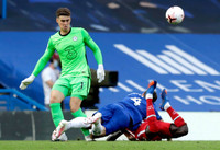 [ẢNH] HLV Lampard đã bị hàng thủ Chelsea 