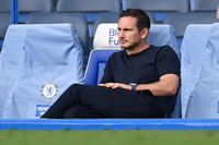 [ẢNH] HLV Lampard đã bị hàng thủ Chelsea 
