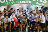 Hoa hậu Đỗ Mỹ Linh tươi rói ăn mừng CLB Hà Nội vô địch