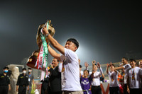 Hoa hậu Đỗ Mỹ Linh tươi rói ăn mừng CLB Hà Nội vô địch