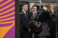 Ronaldo bảnh bao đặt chân đến Qatar dự World Cup 2022