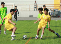 Chùm ảnh loạt trận 8h30 sáng 23-11