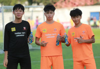 Nghẹt thở hạ trường Mỹ Đình, THPT Lomonoxop vào vòng 1/16