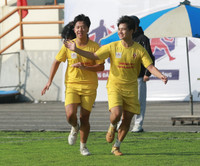 Chùm ảnh loạt trận 8h30 sáng 23-11