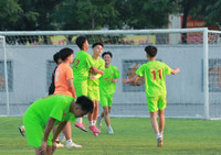 Ghi ba bàn trong 7 phút cuối, trường Tự Lập vỡ òa đi tiếp