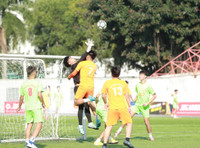 Nghẹt thở hạ trường Mỹ Đình, THPT Lomonoxop vào vòng 1/16